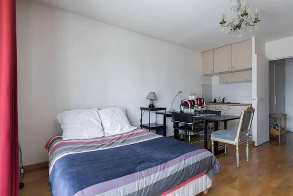 Le Cozy + Balcon Ensoleille + Parking Апартаменты Париж